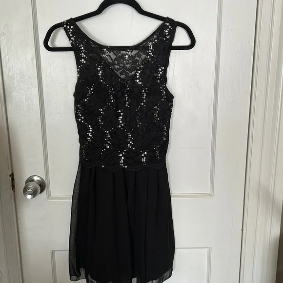 black dress one shoulder long sleeve Aliava